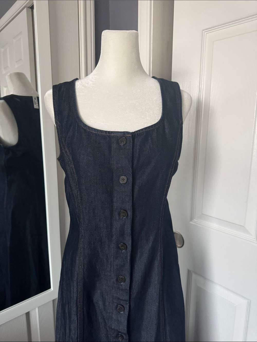 NEW LISTING! Madewell dark denim sleeveless button-front Midi Dress - Picture 4 of 8